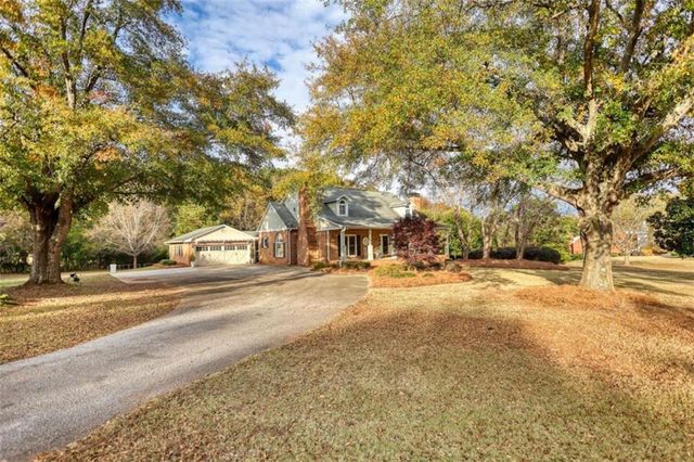 131 Upchurch Drive, Mcdonough, GA 30252