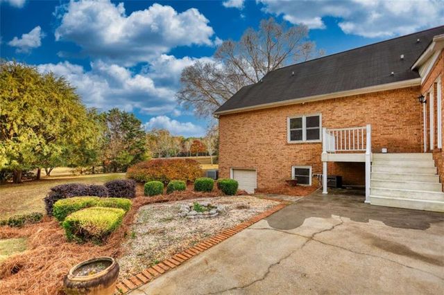 131 Upchurch Drive, Mcdonough, GA 30252