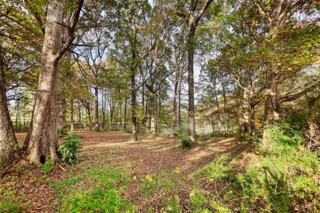 131 Upchurch Drive, Mcdonough, GA 30252