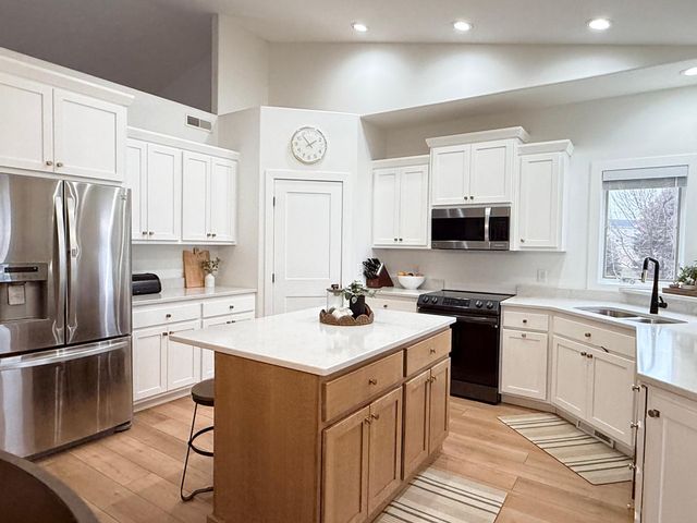 707 43rd Avenue S, Moorhead, MN 56560