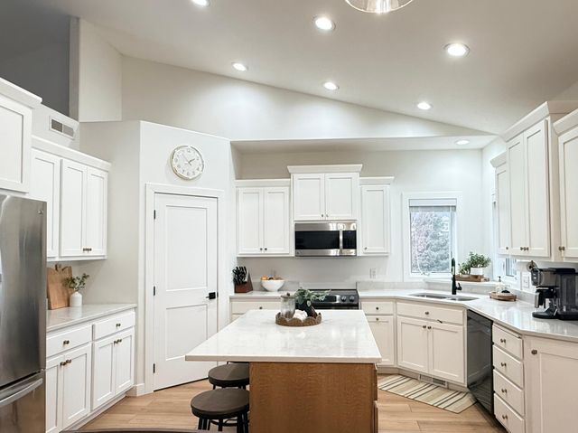 707 43rd Avenue S, Moorhead, MN 56560