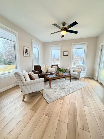 707 43rd Avenue S, Moorhead, MN 56560