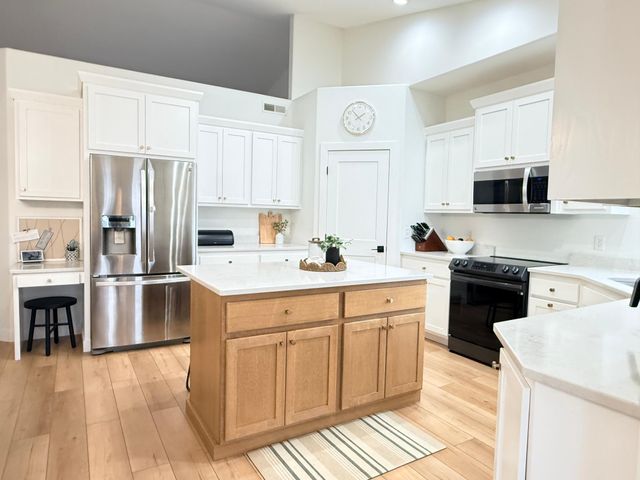 707 43rd Avenue S, Moorhead, MN 56560