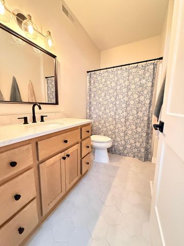 707 43rd Avenue S, Moorhead, MN 56560