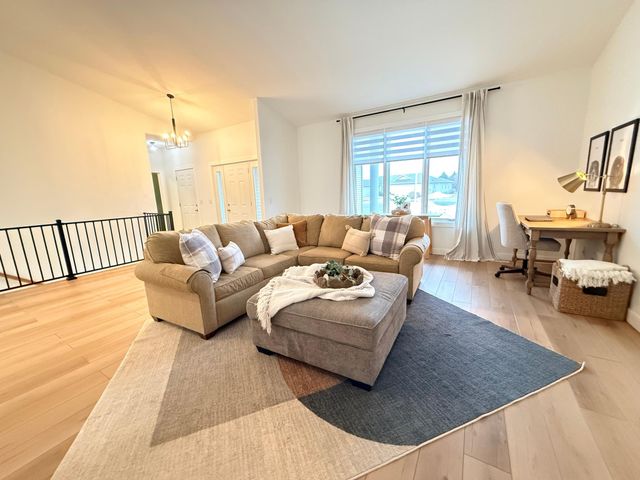 707 43rd Avenue S, Moorhead, MN 56560