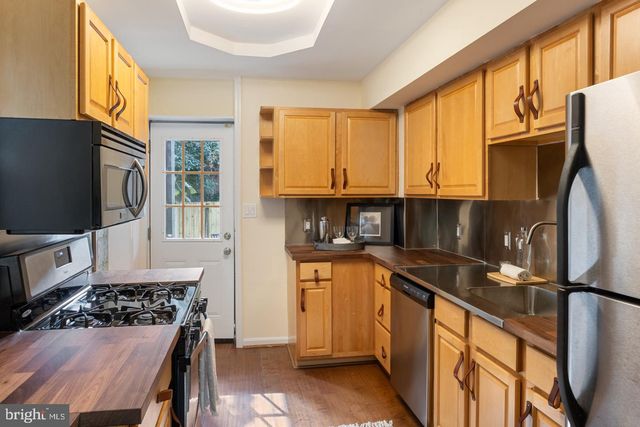 1140 S HANOVER ST, Baltimore, MD 21230