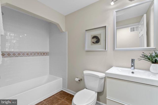 1140 S HANOVER ST, Baltimore, MD 21230