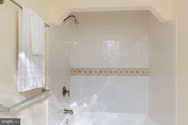 1140 S HANOVER ST, Baltimore, MD 21230