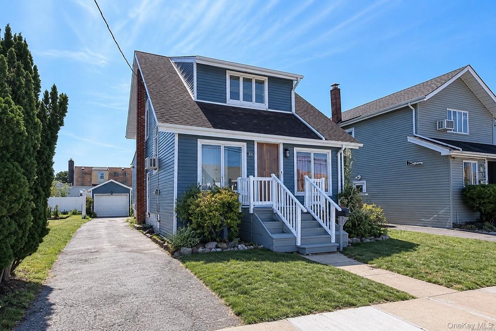 17 Ray Street, Freeport, NY 11520 — photo 3