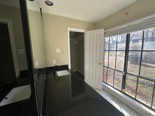 1907 Mill Run Drive, Arlington, TX 76006