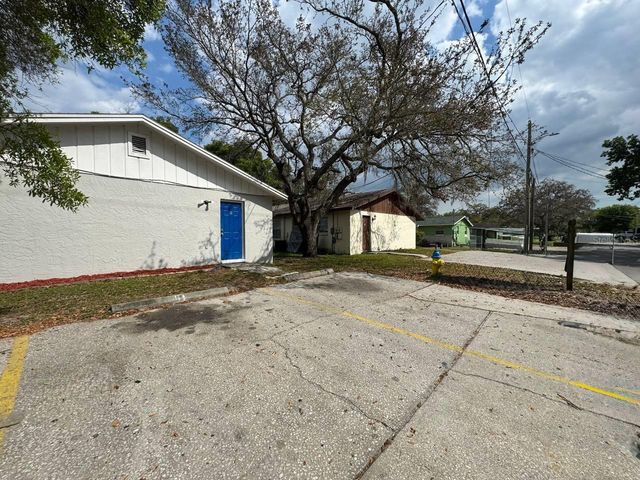 10015 N ASTER AVENUE B, Tampa, FL 33612