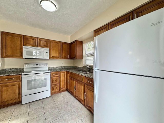 10015 N ASTER AVENUE B, Tampa, FL 33612