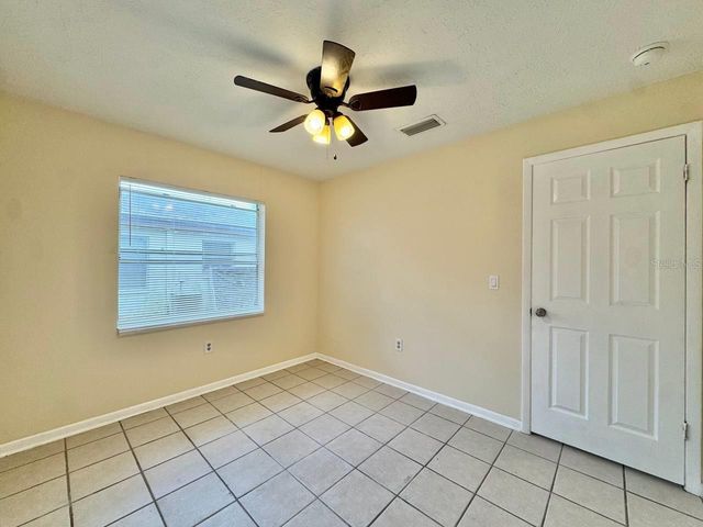 10015 N ASTER AVENUE B, Tampa, FL 33612