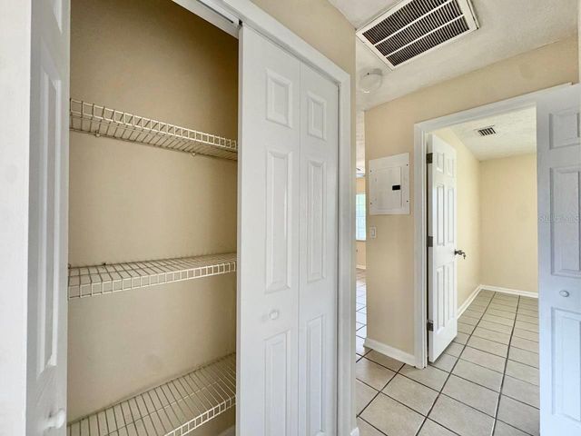 10015 N ASTER AVENUE B, Tampa, FL 33612