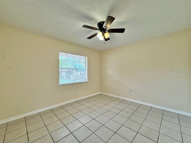 10015 N ASTER AVENUE B, Tampa, FL 33612