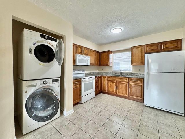 10015 N ASTER AVENUE B, Tampa, FL 33612