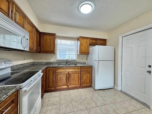 10015 N ASTER AVENUE B, Tampa, FL 33612