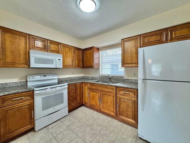 10015 N ASTER AVENUE B, Tampa, FL 33612