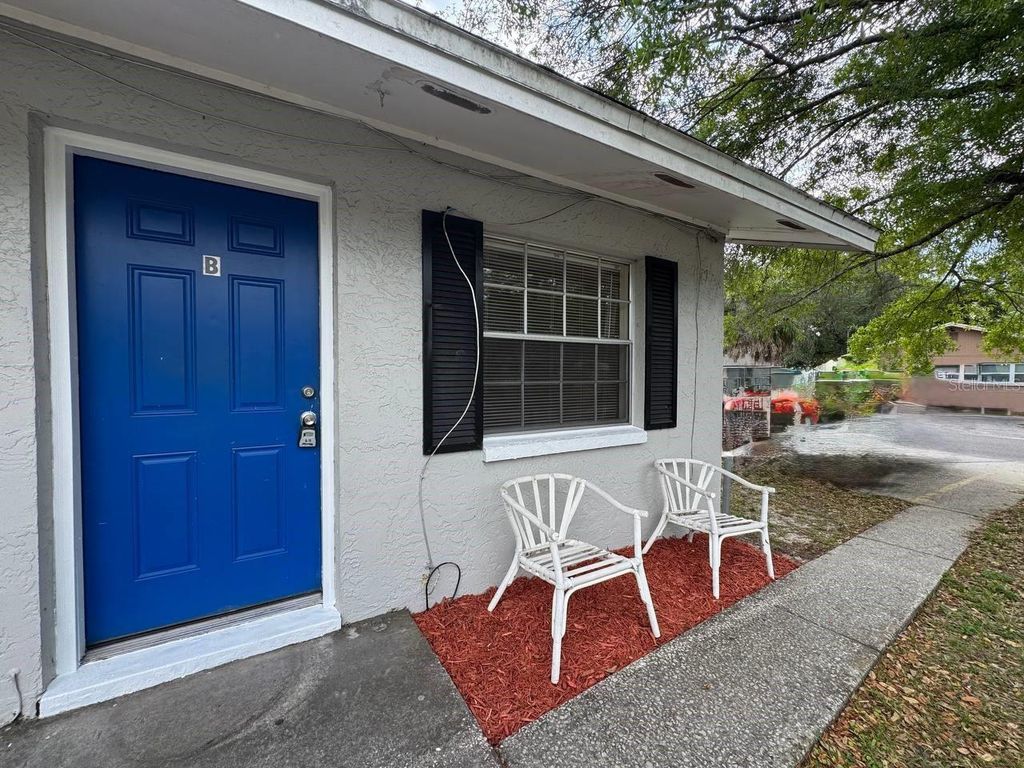 10015 N ASTER AVENUE B, Tampa, FL 33612