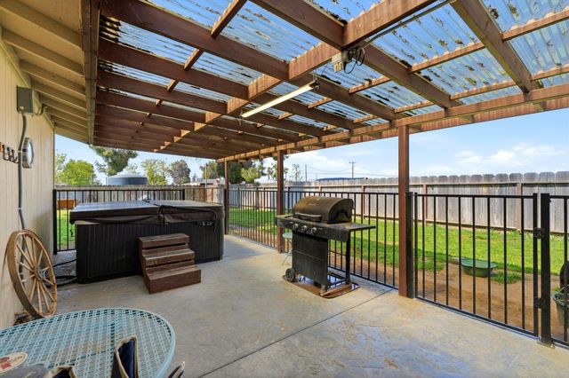 24141 Ave 120, Porterville, CA 93257