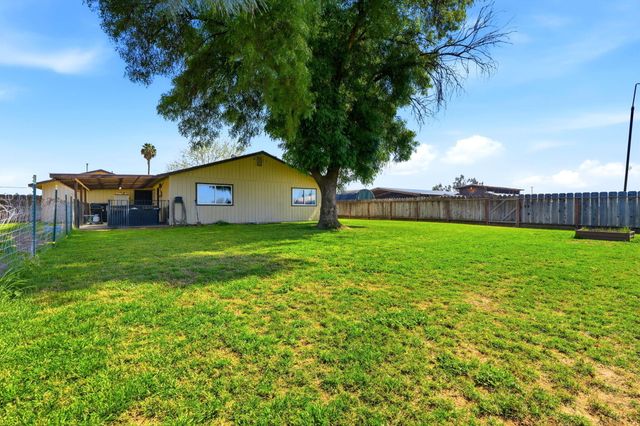 24141 Ave 120, Porterville, CA 93257