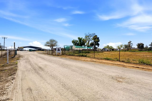 24141 Ave 120, Porterville, CA 93257