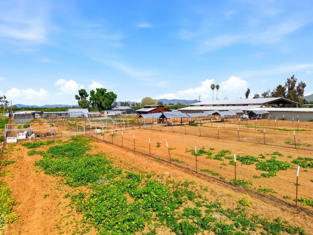 24141 Ave 120, Porterville, CA 93257