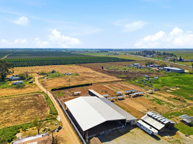 24141 Ave 120, Porterville, CA 93257