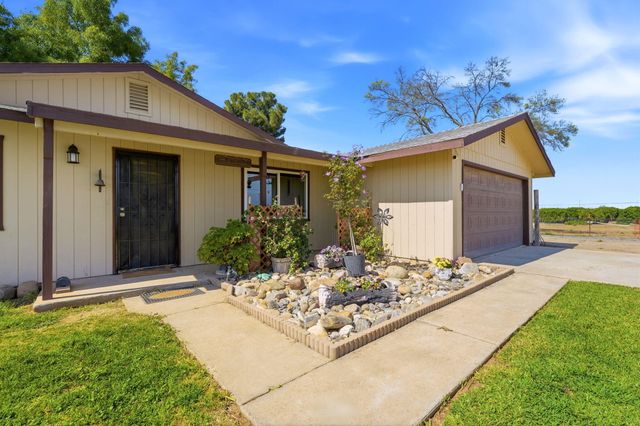 24141 Ave 120, Porterville, CA 93257