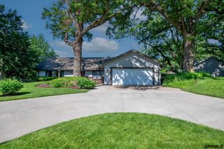 210 Bellevue Boulevard, Bellevue, NE 68005