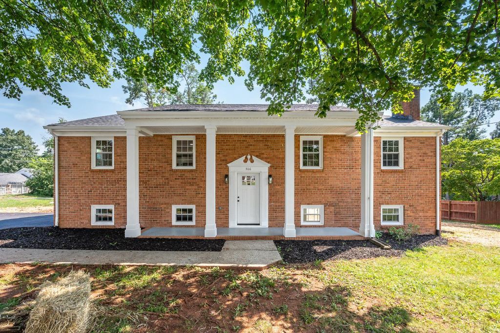 300 Robin Drive, Lynchburg, VA 24502