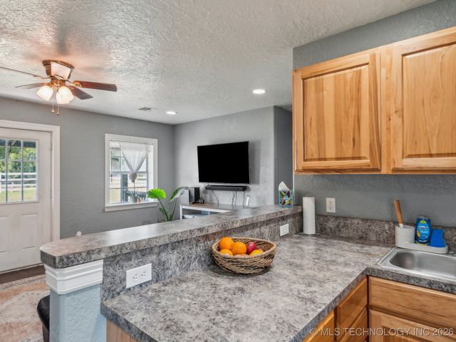 13129 S 254th Avenue S, Coweta, OK 74429