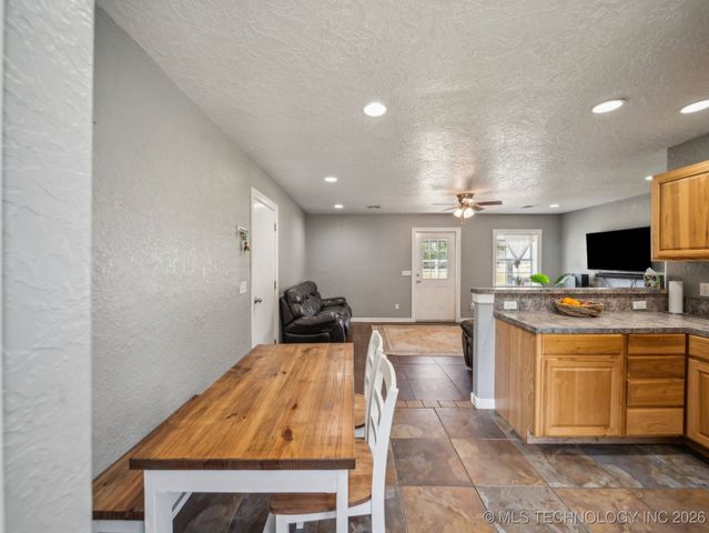 13129 S 254th Avenue S, Coweta, OK 74429