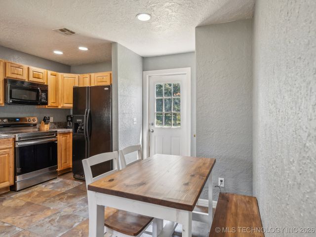 13129 S 254th Avenue S, Coweta, OK 74429