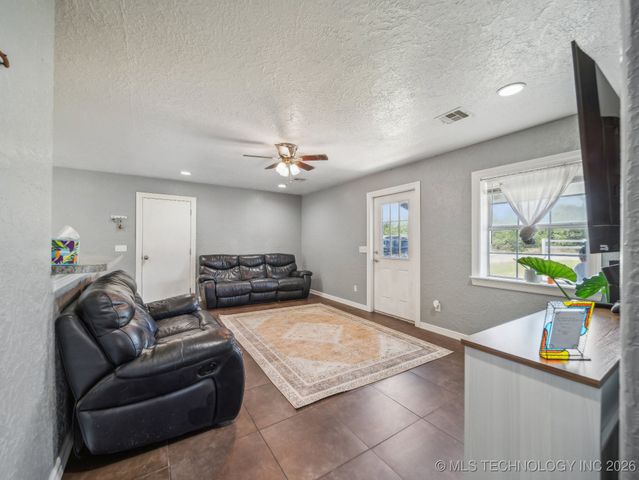 13129 S 254th Avenue S, Coweta, OK 74429