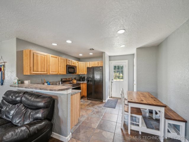 13129 S 254th Avenue S, Coweta, OK 74429