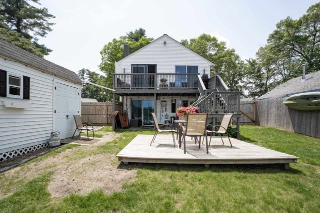 15 Maple Street, Kingston, NH 03848