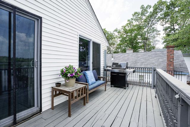 15 Maple Street, Kingston, NH 03848