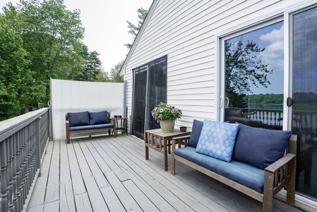 15 Maple Street, Kingston, NH 03848