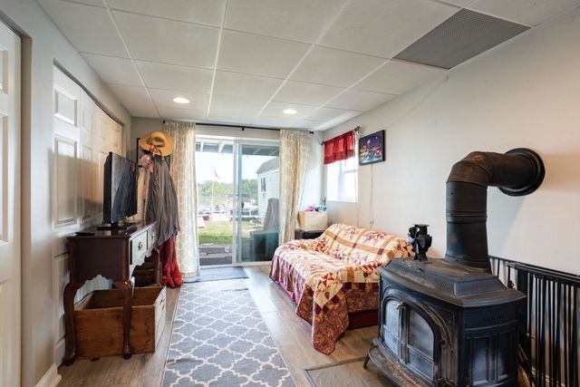 15 Maple Street, Kingston, NH 03848