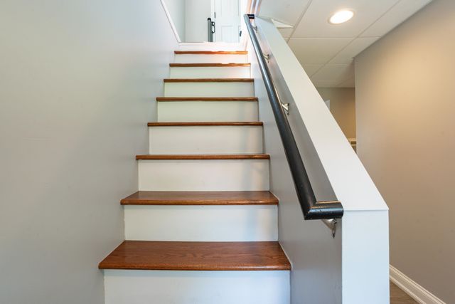 15 Maple Street, Kingston, NH 03848