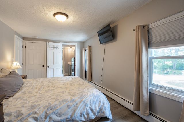 15 Maple Street, Kingston, NH 03848