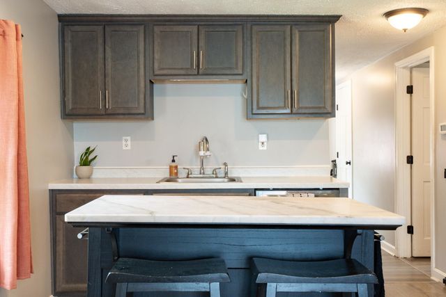 15 Maple Street, Kingston, NH 03848