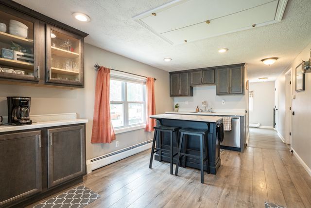 15 Maple Street, Kingston, NH 03848