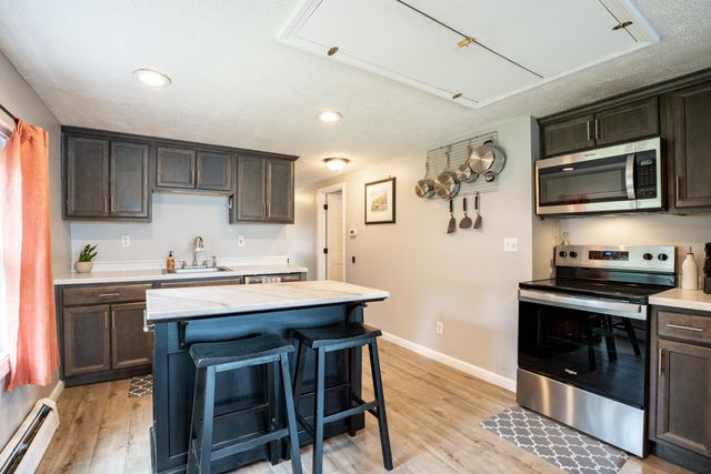 15 Maple Street, Kingston, NH 03848