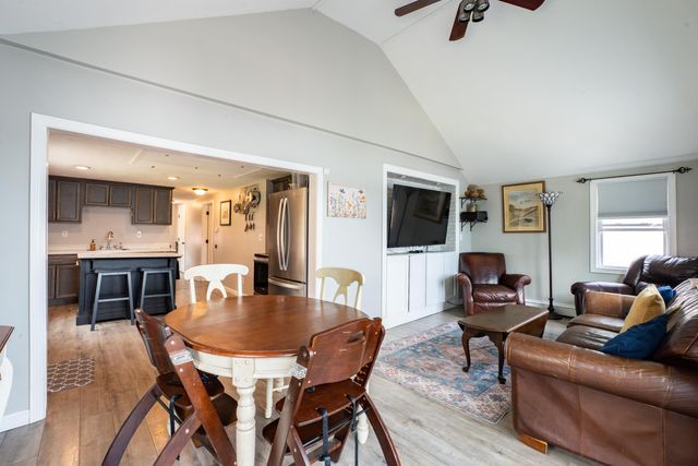 15 Maple Street, Kingston, NH 03848