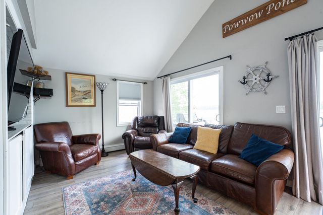 15 Maple Street, Kingston, NH 03848