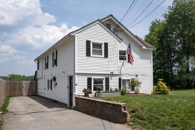 15 Maple Street, Kingston, NH 03848