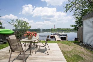 15 Maple Street, Kingston, NH 03848