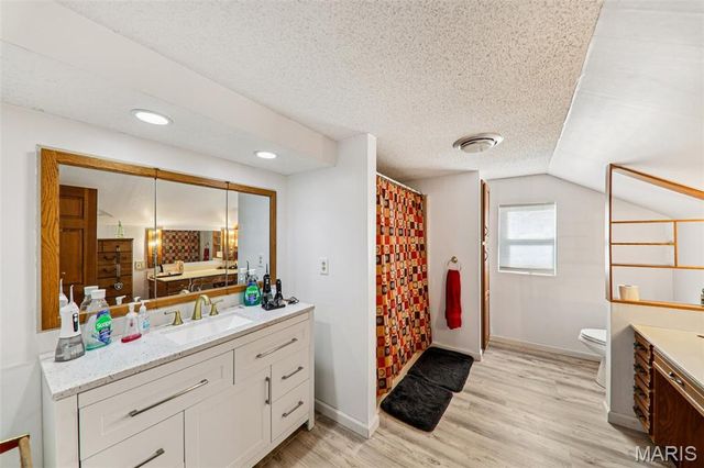 12 S Clinton Street, New Baden, IL 62265